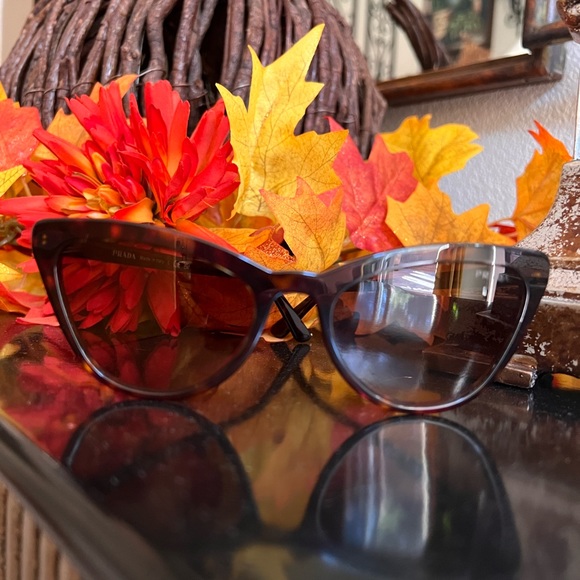 Brand new! Prada Catwalk sunglasses - Picture 12 of 12